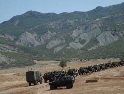 Tunceli'de Kış Hazırlığı Yapan Pkk'lılara Yönelik Operasyon Sürüyor..