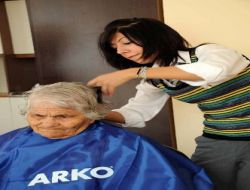 Huzurevi Sakinlerine Ücretsiz Tıraş