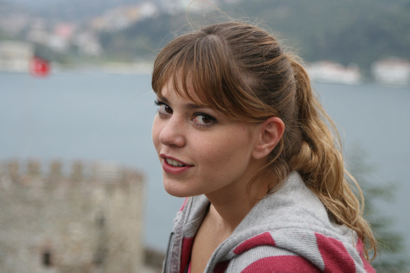 ASLI ENVER'DEN "KAVAK YELLERİ" BOMBASI