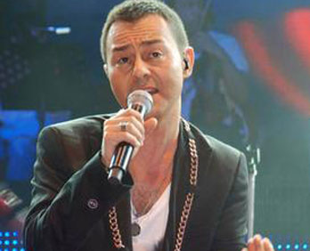 CRATOS'TA SERDAR ORTAÇ-GIPSY KING DÜETİ...