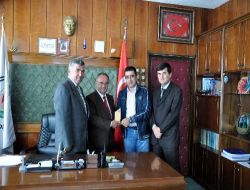 Elmalı Belediye Başkanı Altıntaş'a, Eğitime Katkılarından Dolayı Plaket Verildi