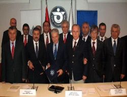 İzto İle Halk Bankası Arasında Kredi Protokolü İmzalandı