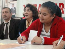 Osmaniyeli Şairler Yağmur Altında Kitaplarını İmzaladı