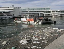 İzmir Körfezi Çöplüğe Döndü