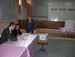 Isparta'da Adli Yargı Mensupları Oy Kullanmaya Başladı