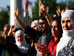 Kck Davası, Kürtçe Savunma Talebiyle Başladı