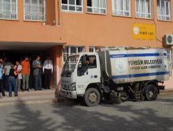 Yüreğir'de Camiler Ve Okullar Temizleniyor