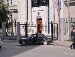 Ak Parti Önündeki Kaza Korkuttu
