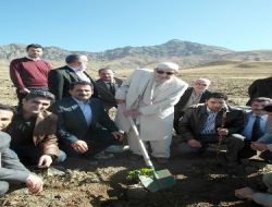 Nur Talebesi Said Özdemir, Erek Dağı'na İki Fidan Dikti