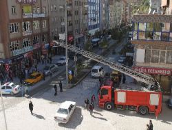 Hakkari Polisi Mobese Kameralarını Onarıyor