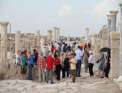 İncil'de Adı Geçen Laodikya Antik Kentine Gelen Turist Sayısı Her Yıl Artıyor