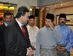 Malezya Kralı, Kutsal Emanetler Sergisinin Açılışını Yaptı