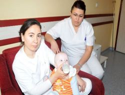 Kazada Ölen İzlandalı Ailenin Bebeğini Selda Hemşire Emziriyor