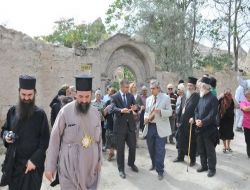 Yunan Turistler, Ata Topraklarını Gözyaşları İçinde Ziyaret Etti!
