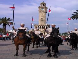 Süvarilerin İzmir'e Girişi Canlandırıldı