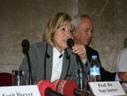 Nur Serter: "Türban Meselesi Tsunamiye Dönüşüyor"