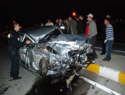 Edirne'de Tır İle Kamyonet Çarpıştı: 1'i Ağır, 2 Yaralı!