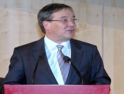 Almanya Eski Eyalet Bakanı: Mesut Özil'in Uyuma Katkısı Hafife Alınamaz