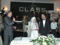 Almanya'da İlk Kez Alman Memur Türk Düğününde Nikah Kıydı