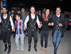 Bu Fuarda Doğulular Horon Teperken, Egeliler Mırra Kahvesinin Tadına Bakıyor