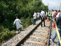 Sele Karşı Otoyolun Menfezlerini Kontrol Eden Görevliye Trenin Merdiveni Çarptı