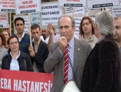 Vakıf Gureba Hastanesi'nin Devredilmesi Protesto Edildi
