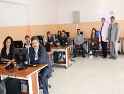 Beşikdüzü'nde Açılan Meslek Kurslarına Vatandaş İlgi Gösteriyor