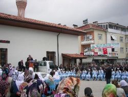 Şarkikaraağaç'ın Hacı Adayları Dualarla Uğurlandı