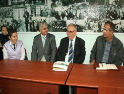 Öğretmenler, Belediye Başkanından Otobüslere Ücretsiz Binme Hakkı İstedi