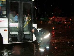 Bursa'da Buski Ve İtfaiye İş Başında