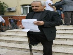 Yarım Asırdır Hayata Tahta Bacakla Tutunuyor