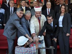 Diyanet İşleri Başkanı Prof. Bardakoğlu: Müslüman Kadınların Başını Örtmesi 14 Asırdan Beri Dini Bir Vecibe Olarak Anlaşılarak Uygulanıyor