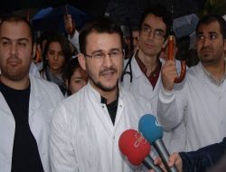 Vakıf Gureba'daki Doktor Tayinleri Protesto Edildi