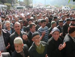 Hacı Adayları Gözyaşları İle Uğurlandı