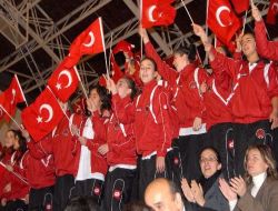 Sağanak Yağmur Nedeniyle Kutlamalar Kapalı Salonda Yapıldı