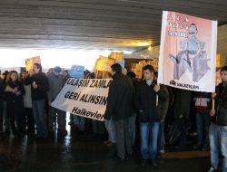Ulaşım Zammını Metrobüs Durağında Protesto Ettiler