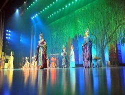 Davutoğlu, Xian'da Tang Hanedanlığı Dönemine Ait Gösteriyi İzledi