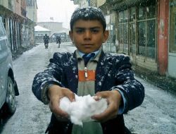 Göle'ye Mevsimin İlk Karı Yağdı!