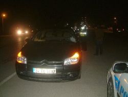 Otopark Sahibi, Parka Çekilen Başkasına Ait Araçla Gezerken 2 Kadına Çarptı