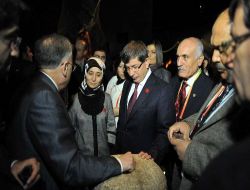 Dışişleri Bakanı Davutoğlu, Şanghay Expo'daki Türkiye Pavyonunu Gezdi