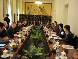 Dışişleri Bakanı Davutoğlu, Çin'in Strateji Uzmanlarıyla Görüştü!