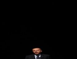 Başbakan Erdoğan: "Savunma Sanayine Yılda 1 Trilyon Dolar Ayıran İnsanlık Kendini Sorgulamalıdır"
