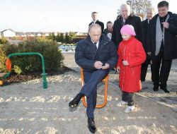 Putin, Yangında Kül Olan Evlerin Yerine Yenilerini İnşa Ettirdi!