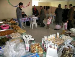Eğitim Gönüllüsü Kadınlardan Öğrenciler Yararına Kermes