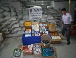 İzmir'de Kaçak Çay, Sigara, Akaryakıt, İlaç Ve Sahte Para Ele Geçirildi!