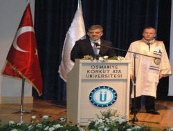 Cumhurbaşkanı Gül: Üniversitelerde Boş İşlerle Vaktin Harcanmaması Gerekir