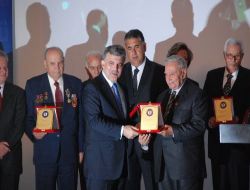 Cumhurbaşkanı Gül: Kanunlar Ve Anayasanın Önünde Hepimizin Hakkı Eşittir