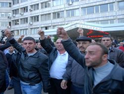 Belediye Ukome Kararından Geri Adım Atmayınca, Şoförler Yetkililer Protesto Etti
