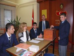 Vakfıkebir Anadolu İmam-hatip Lisesi Öğrencileri Okul Meclis Başkanını Seçti