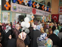 Kadınlar Hem Üretip Sattı